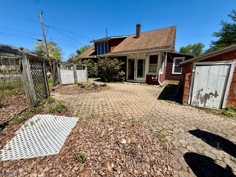 172 Sparta Ave Property Photo 5