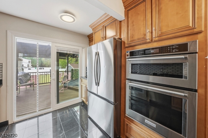1351 Suwanee Dr Property Photo 18