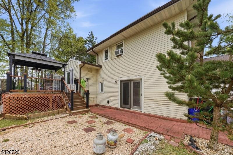 1351 Suwanee Dr Property Photo 32