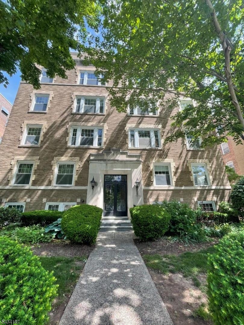 49 Park Ave 42 Property Photo 1