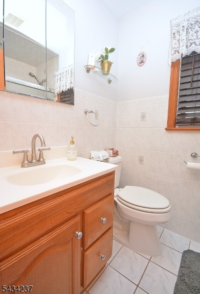 2463 Dorchester Rd Property Photo 13