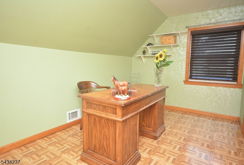 2463 Dorchester Rd Property Photo 16