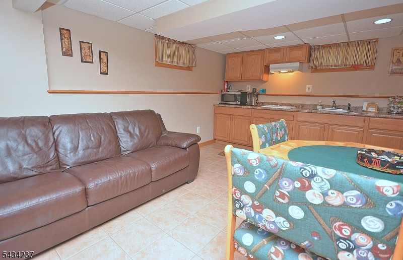 2463 Dorchester Rd Property Photo 21