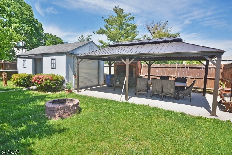 2463 Dorchester Rd Property Photo 30