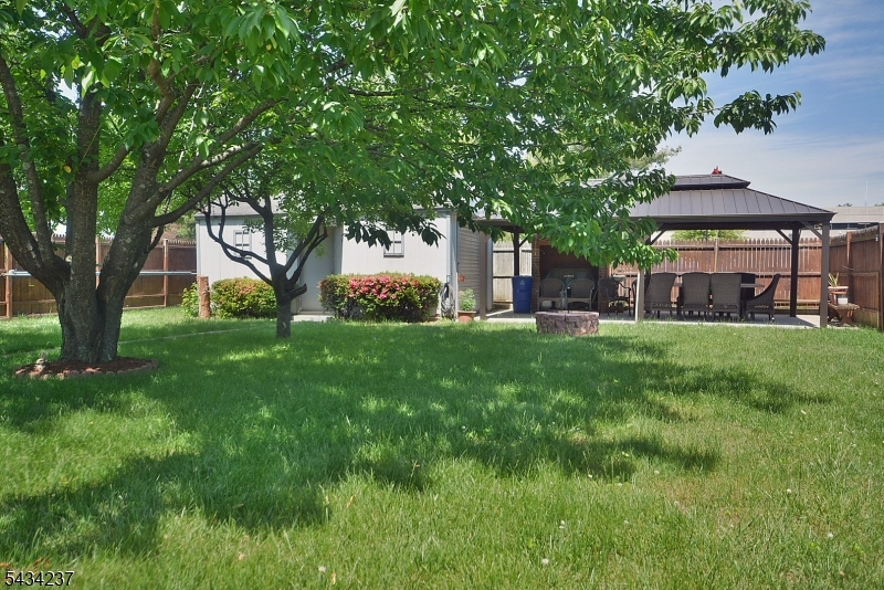 2463 Dorchester Rd Property Photo 33