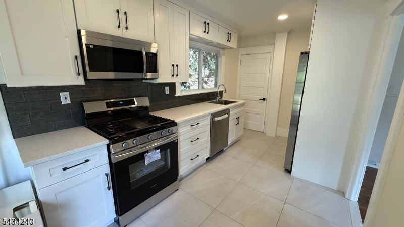 62 Madison St Property Photo 1
