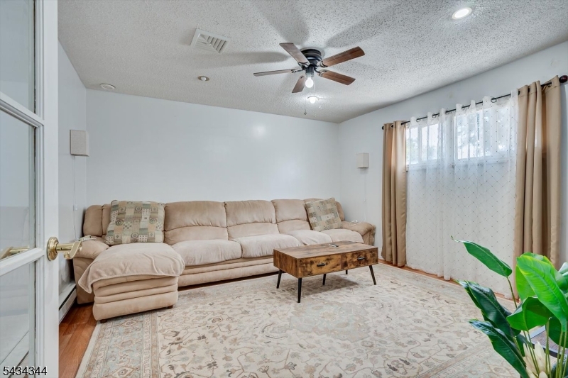 15 Markham Rd Property Photo 19