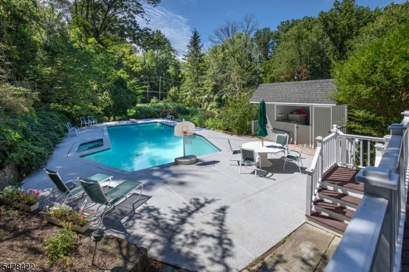 270 Mendham Rd Property Photo 3