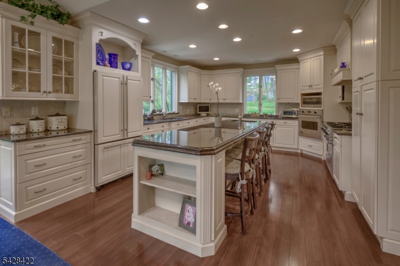 270 Mendham Rd Property Photo 4