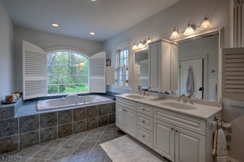 270 Mendham Rd Property Photo 18