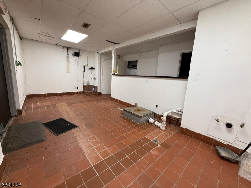 266 Clove Rd Property Photo 8