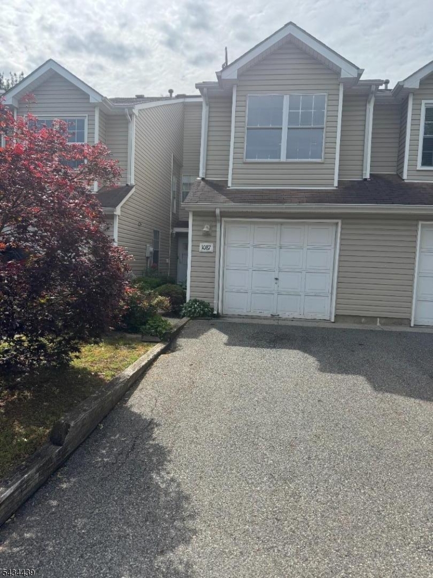 1087 Oakcroft Ln Property Photo 1