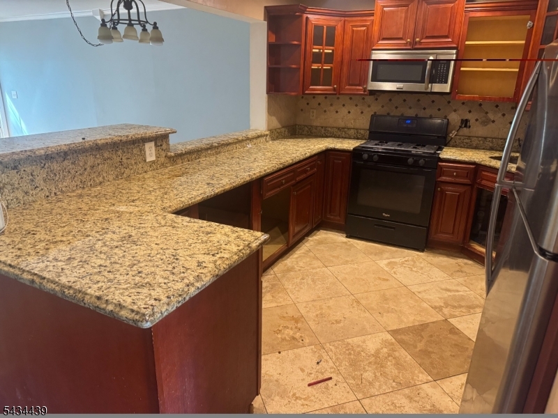 1087 Oakcroft Ln Property Photo 3