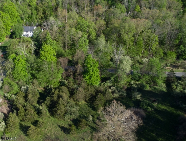Hidden Valley Rd Property Photo 10