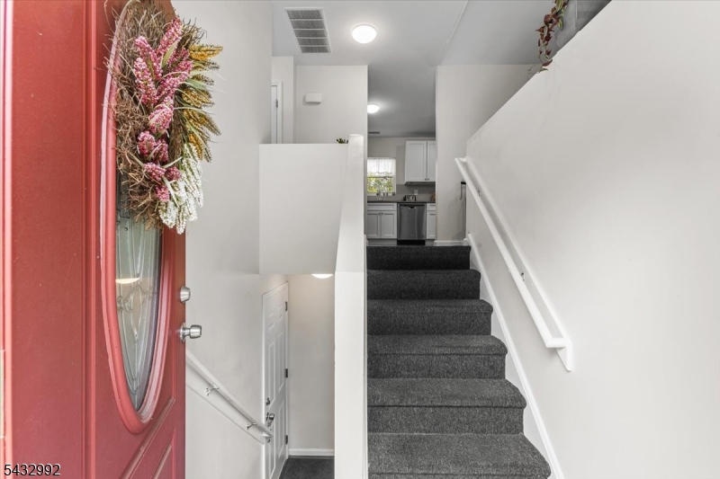47 Winding Way Property Photo 4
