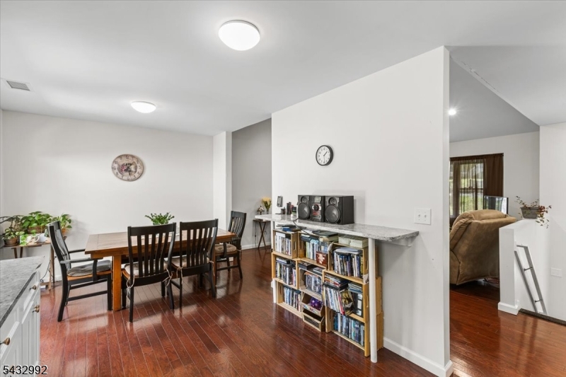 47 Winding Way Property Photo 13
