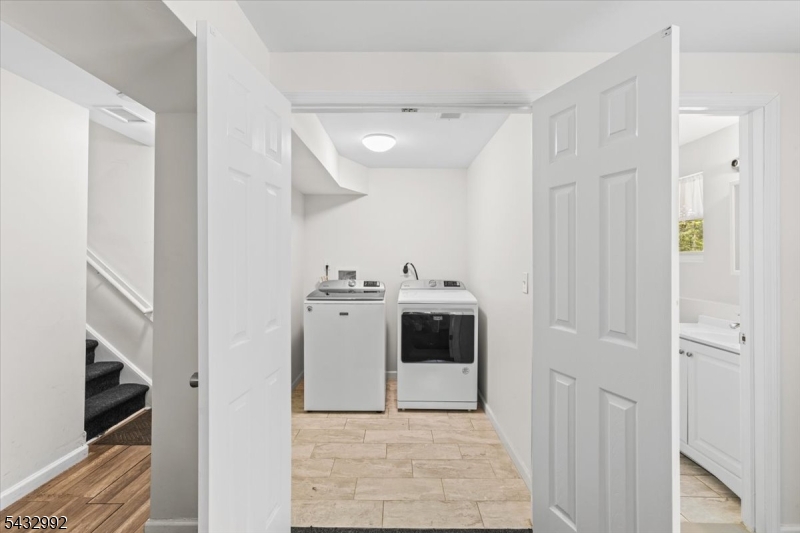 47 Winding Way Property Photo 21