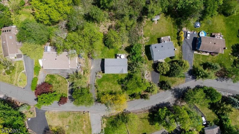 47 Winding Way Property Photo 37