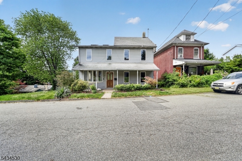 139 N Prospect St Property Photo 2
