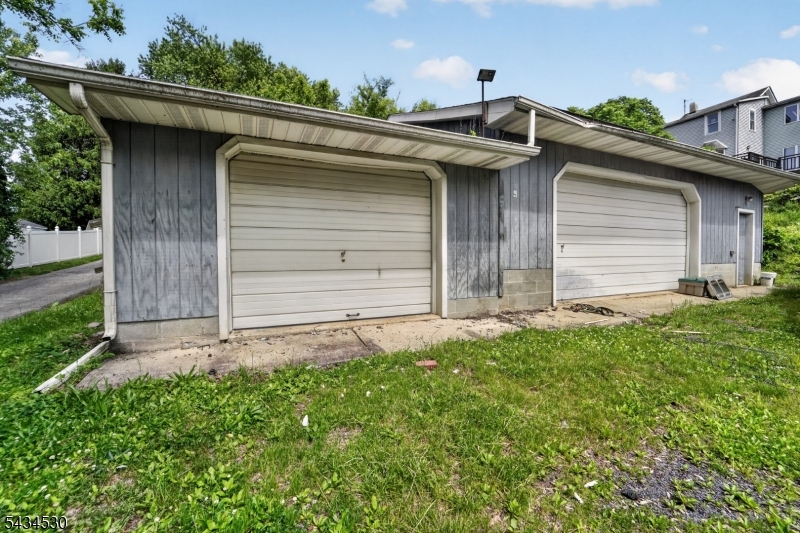 139 N Prospect St Property Photo 5