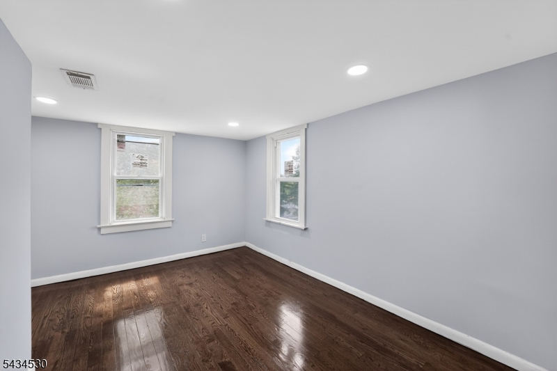 139 N Prospect St Property Photo 25