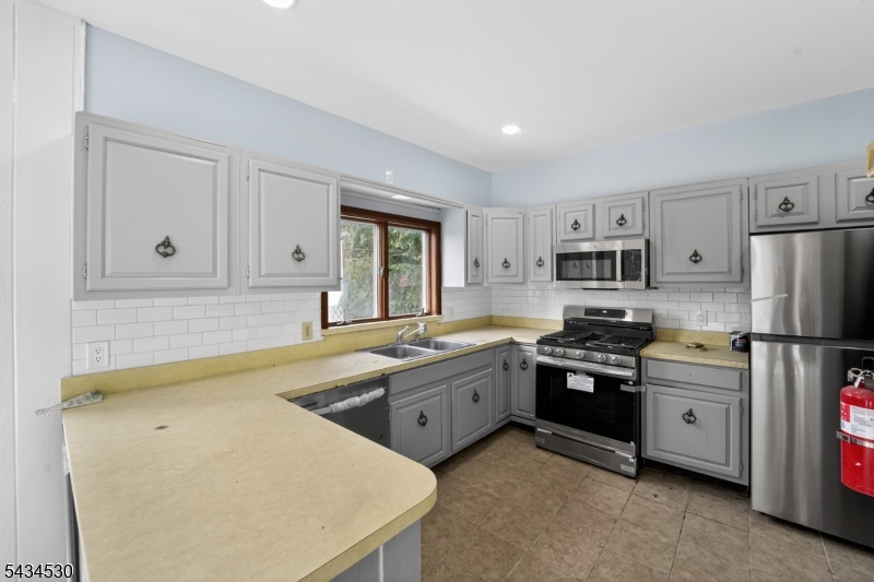 139 N Prospect St Property Photo 29