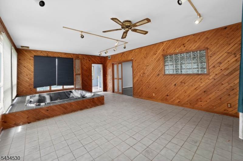 139 N Prospect St Property Photo 32