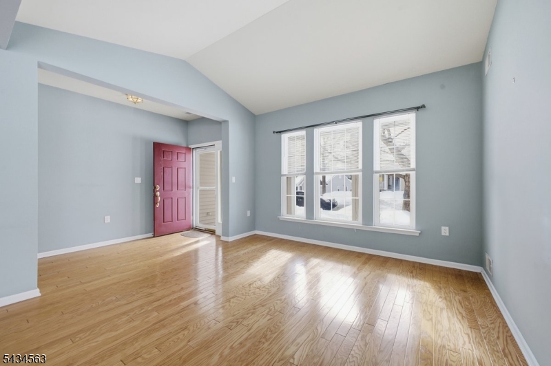 56 Kensington Cir Property Photo 3