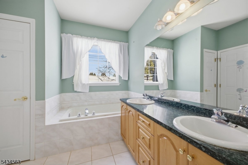 56 Kensington Cir Property Photo 25