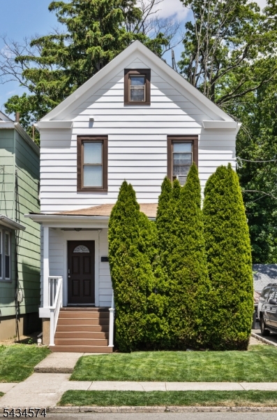 478 Brook Ave Property Photo 1