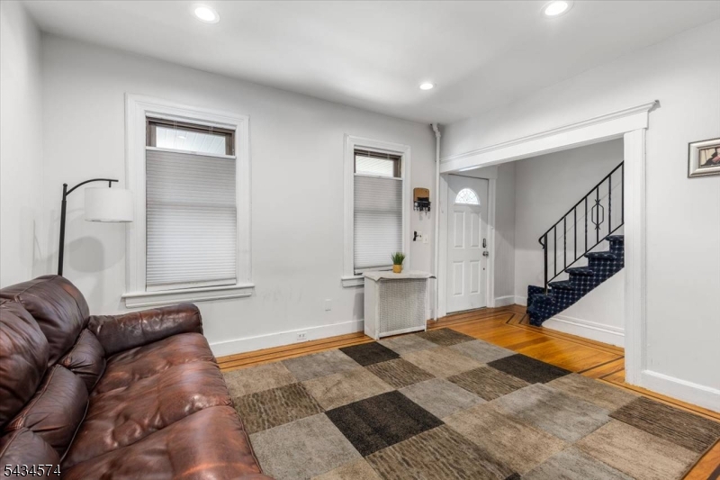 478 Brook Ave Property Photo 3