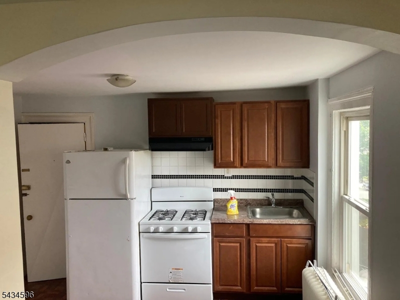 620 Madison Ave Property Photo 1