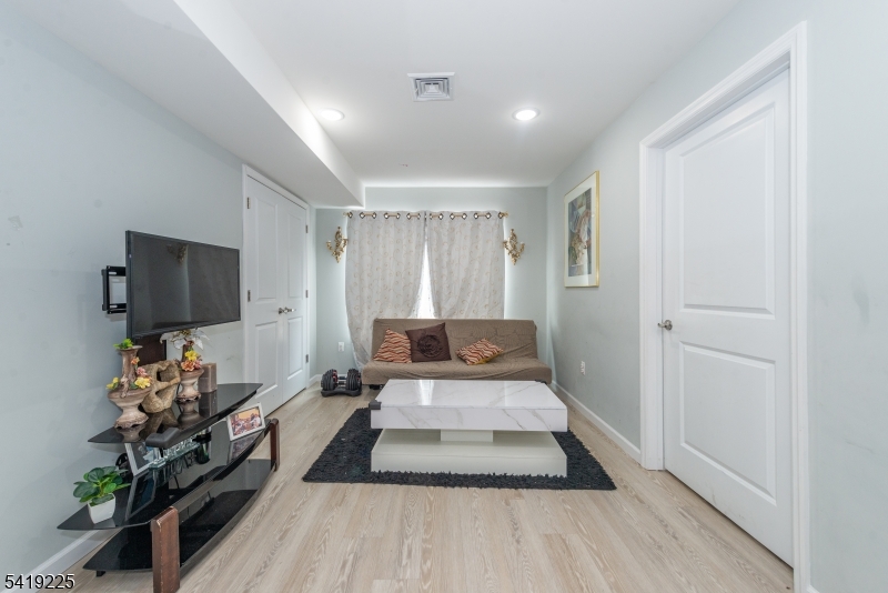 59 Mercer St Property Photo 8
