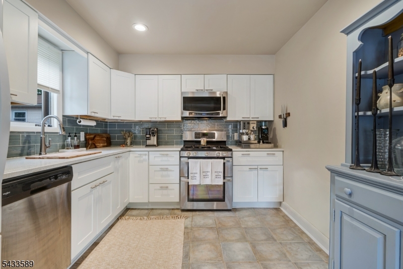 62 Unger Ave Property Photo 11