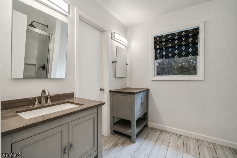 62 Unger Ave Property Photo 18