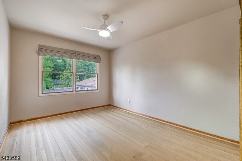 62 Unger Ave Property Photo 21