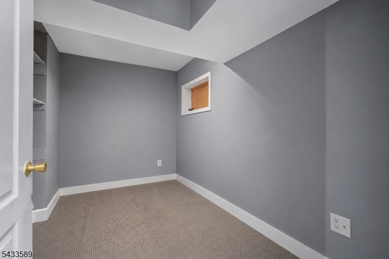 62 Unger Ave Property Photo 24
