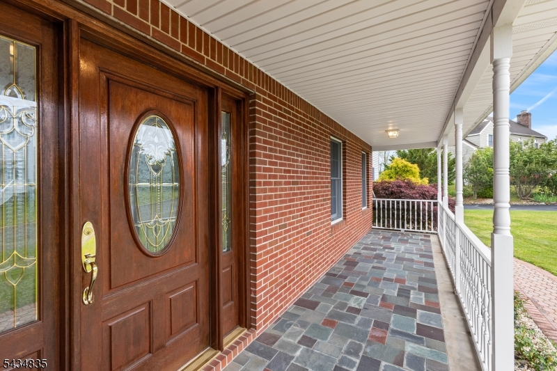 14 Lakeview Ter Property Photo 3