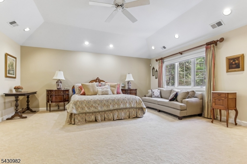 4 Fordham Rd Property Photo 25