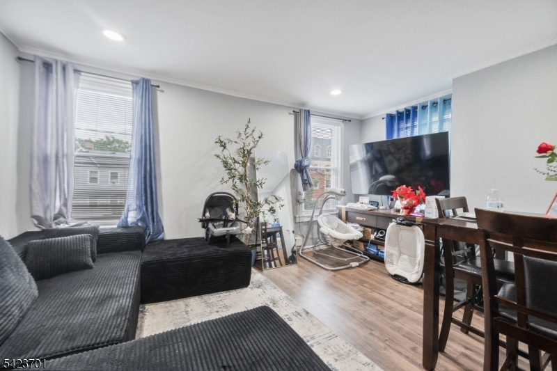 1444 Esterbrook Ave Property Photo 15