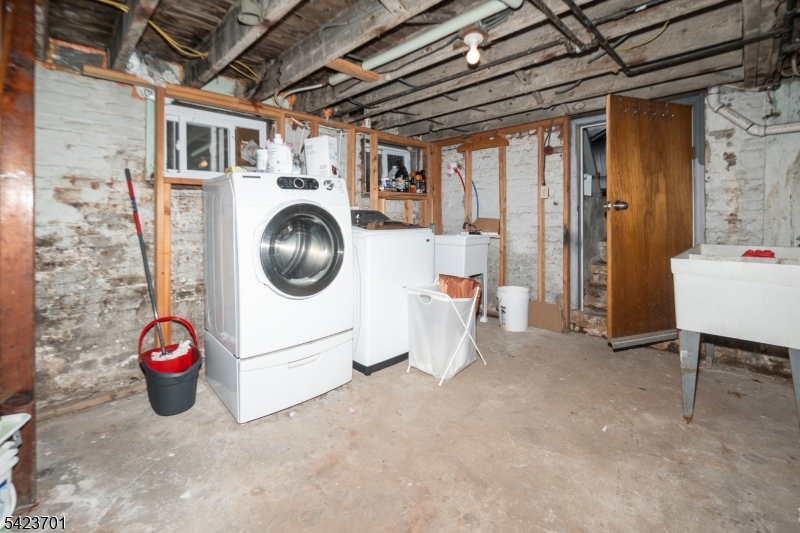1444 Esterbrook Ave Property Photo 21