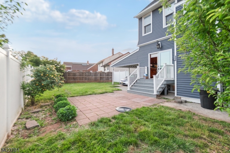 1444 Esterbrook Ave Property Photo 22