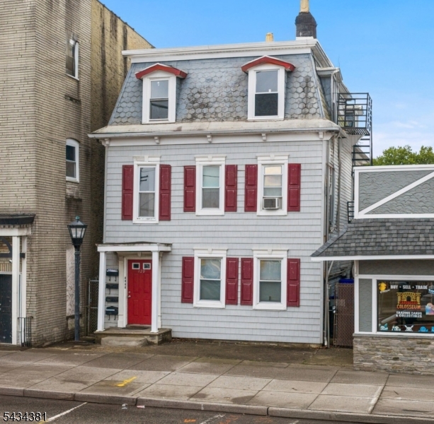 120 S Broadway Property Photo 1