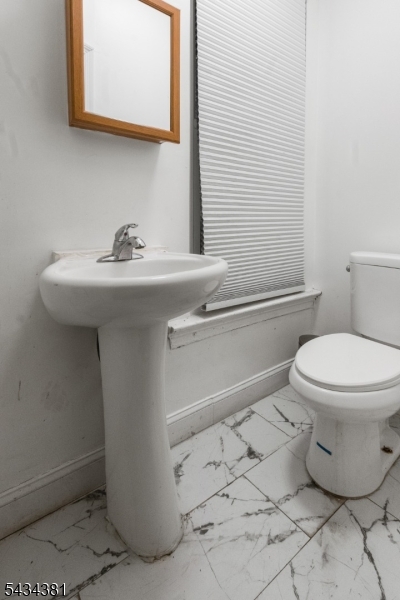 120 S Broadway Property Photo 4