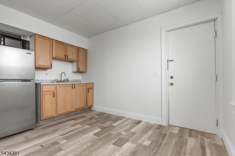 120 S Broadway Property Photo 16