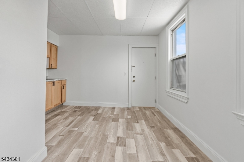 120 S Broadway Property Photo 17