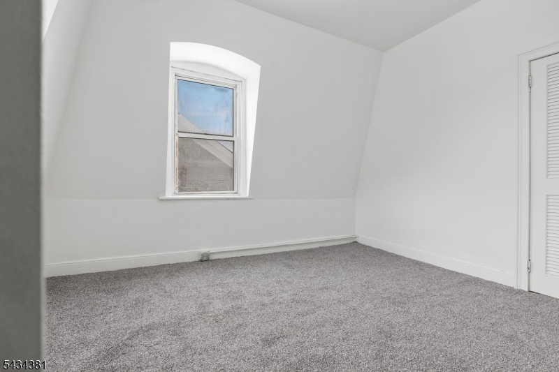 120 S Broadway Property Photo 19