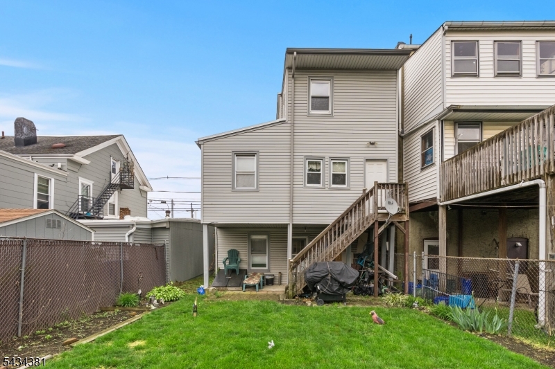 120 S Broadway Property Photo 23