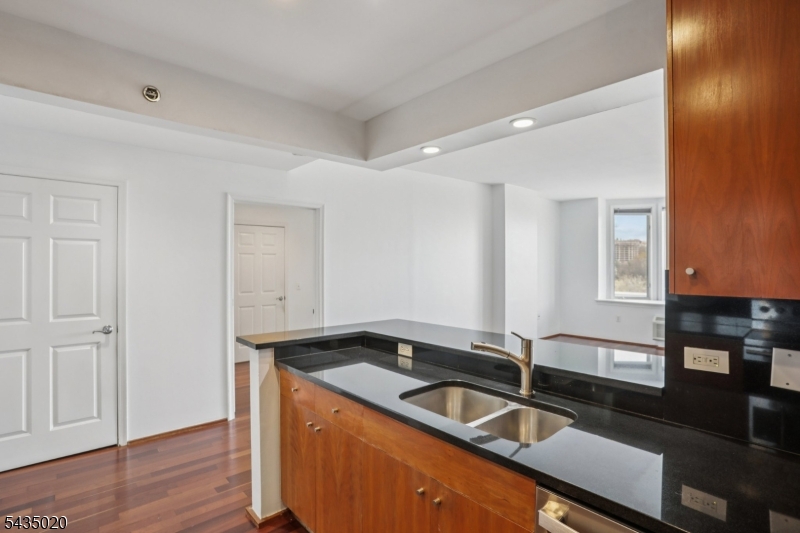 3110 City Pl Property Photo 7
