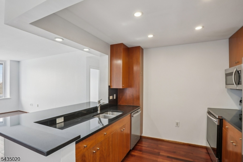 3110 City Pl Property Photo 8